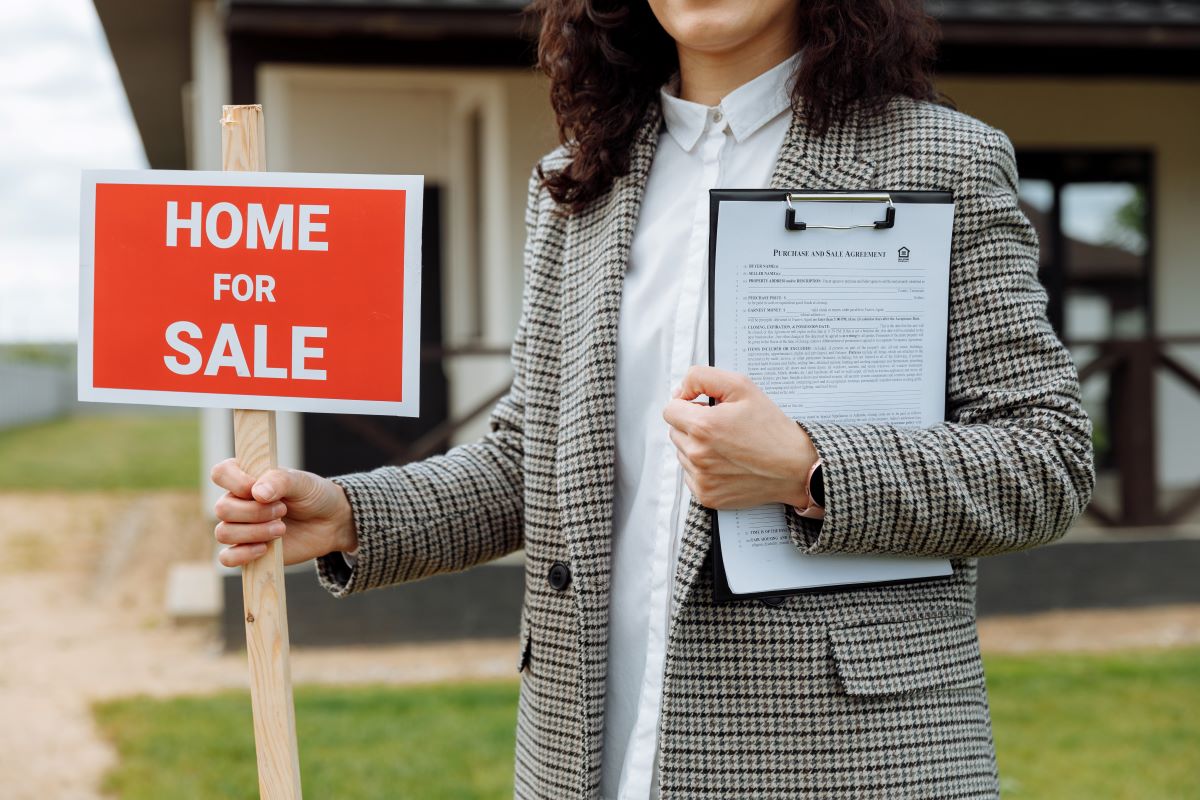 How to Choose the Right Real Estate Agent for Your Home